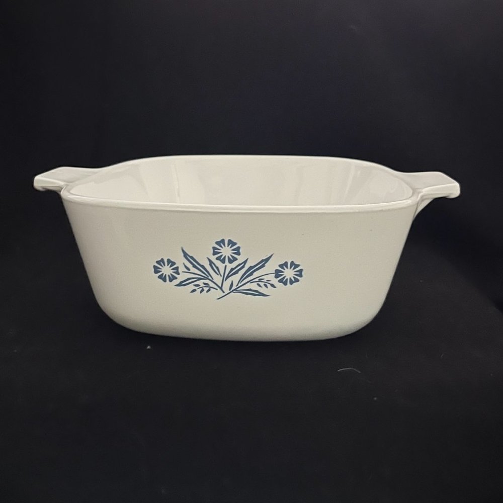🎉🎉Price Reduced🎉🎉Vintage CorningWare ‘Cornflower’ Casserole Dish 1 1/2qt